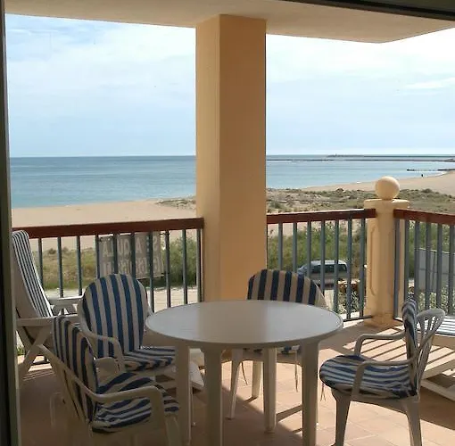 Апартаменти Carlton Playa